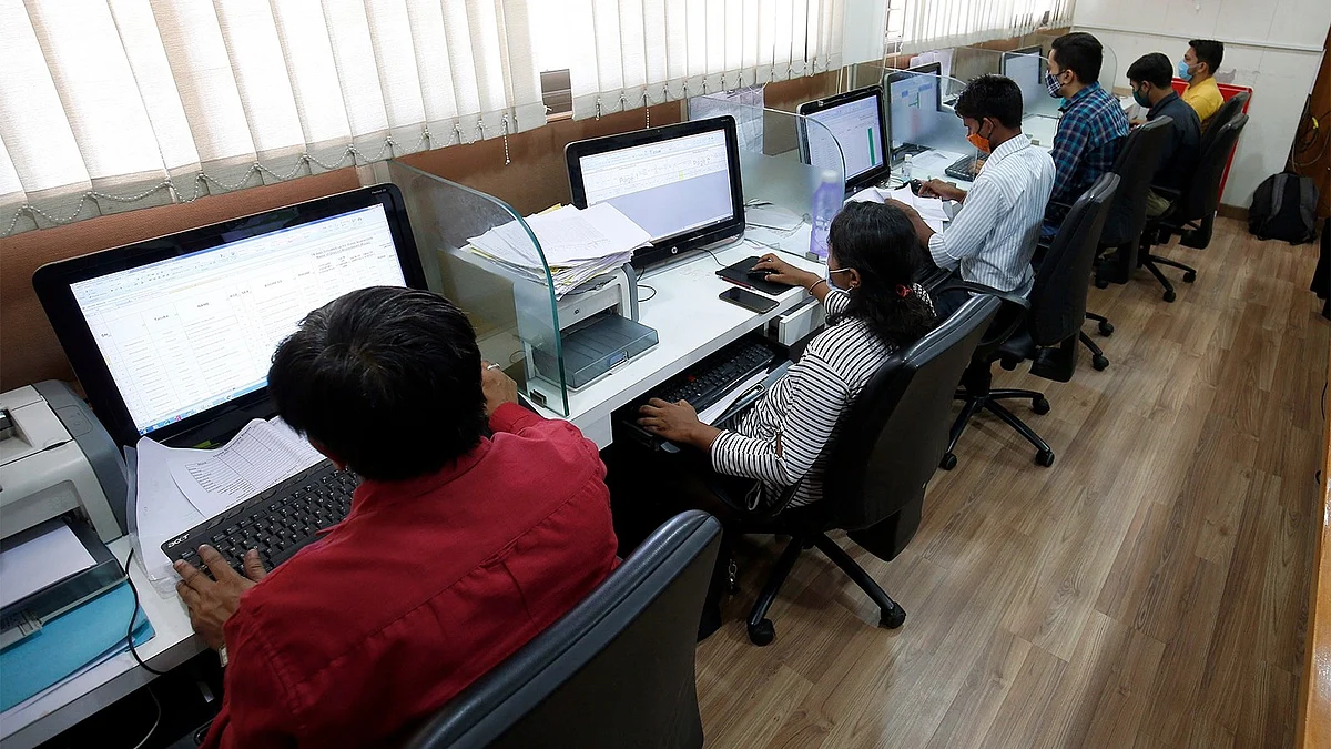 Indian Employers Exercise Caution in Hiring for July-September Quarter Due to Global Uncertainties
